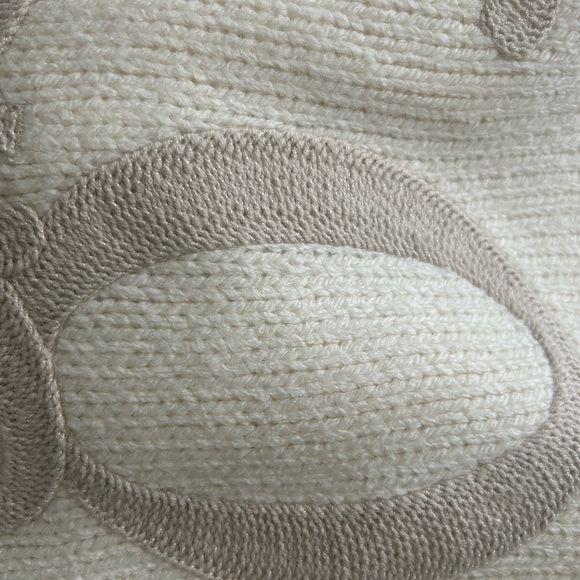 Peace Love World Cream Sweater with Love Motif - Picture 2 of 4